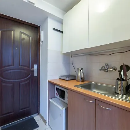 Cosy In District-free Parking With Gate! Apartment