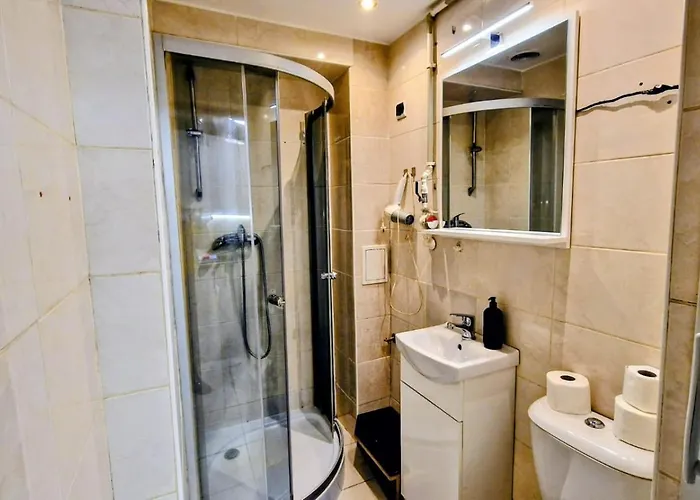 Cosy In District-free Parking With Gate! شقة