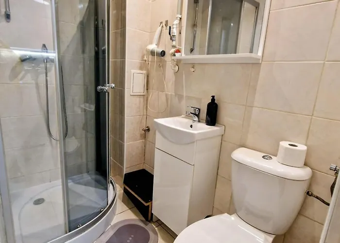 شقة Cosy In District-free Parking With Gate!