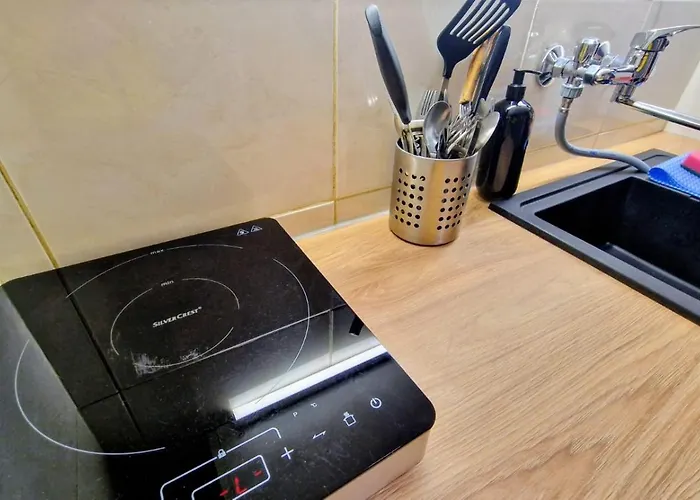 Cosy In District-free Parking With Gate!