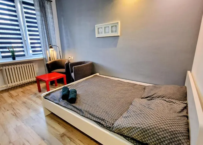 Cosy In District-free Parking With Gate! Lägenhet